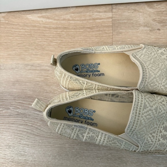 Bob's from Sketchers Memory Foam Cream Beachy Espadrilles Sz 9 Vacation Coastal - Picture 6 of 8